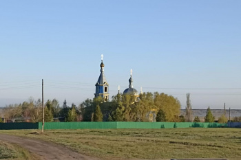 В зауральском селе началась покраска старинного храма