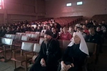 Настоятель Порт-Артурского храма поговорил со студентами о добродетелях