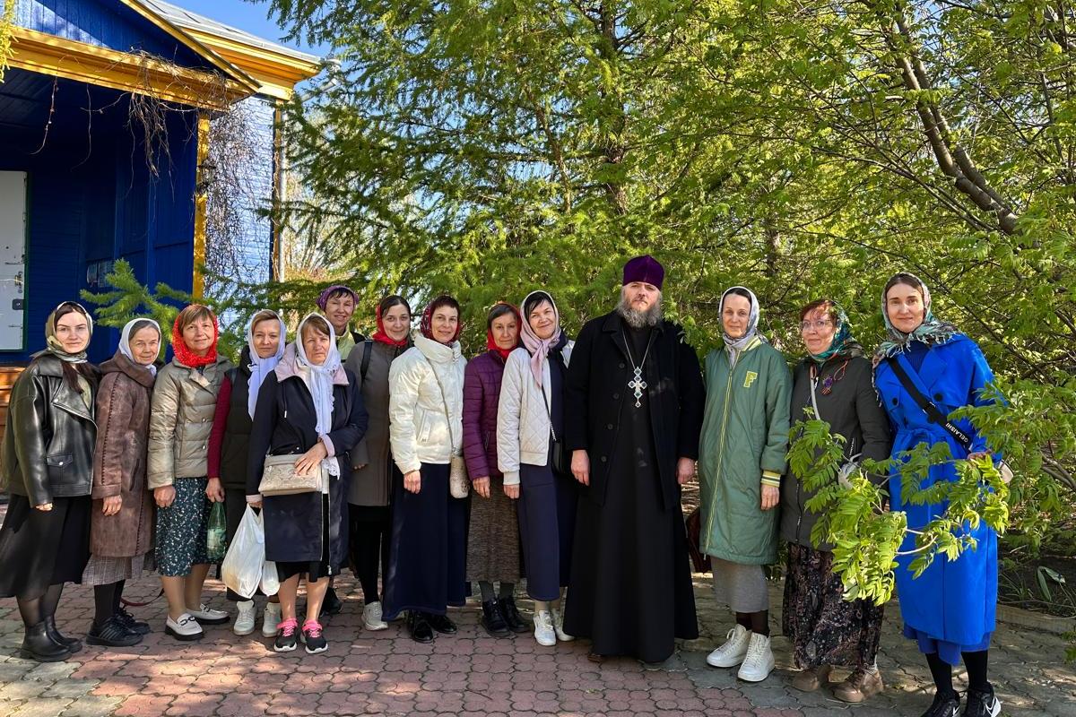 Сестры милосердия в день жен-мироносиц совершили паломническую поездку по храмам Зауралья