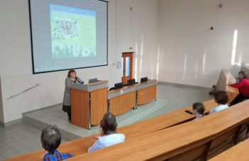 Волонтёр миссионерского отдела познакомила студентов с курсом лекций о семейной жизни