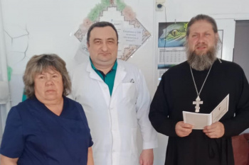 В Зауралье священник села Садовое посетил местный хоспис