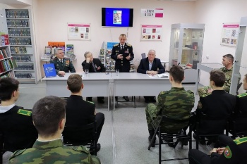 В День разведчика в Кургане кадеты встретились с ветеранами военной службы