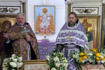 Благочинный Западного округа возглавил праздничное богослужение в храме села Садовое