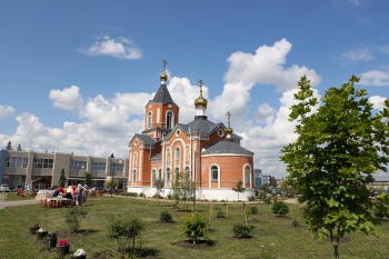 В Кургане возле Порт-Артурского храма  прошёл праздник и благотворительная ярмарка