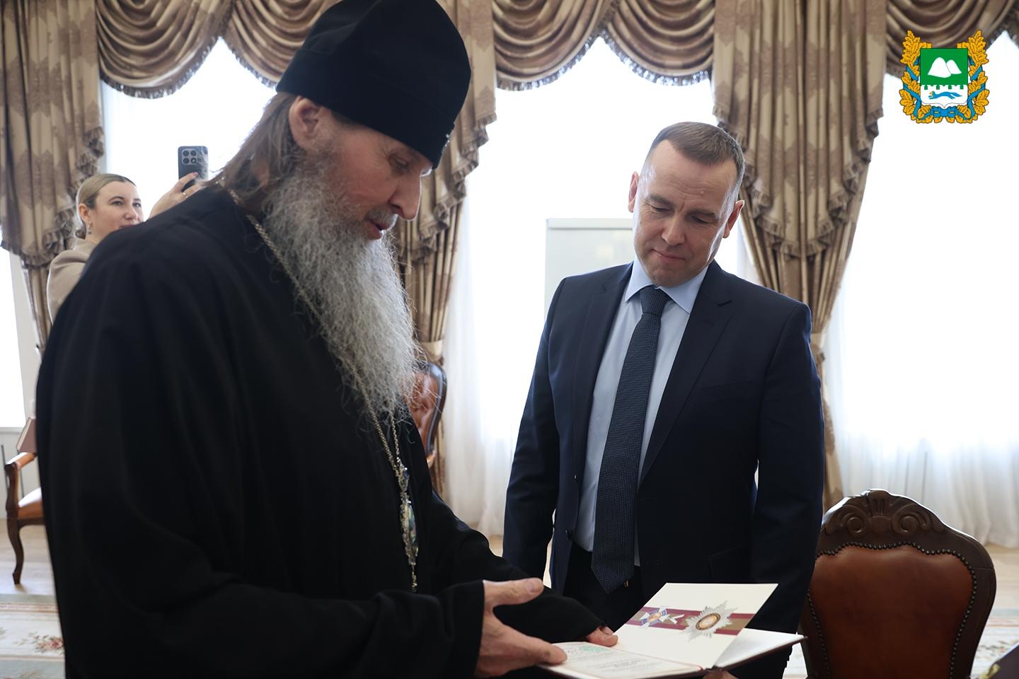 Патриарх Московский и Всея Руси Кирилл поздравил Губернатора Вадима Шумкова с юбилеем 