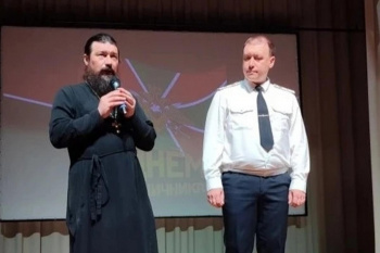 В Половинном священник поздравил земляков с Днем пограничника