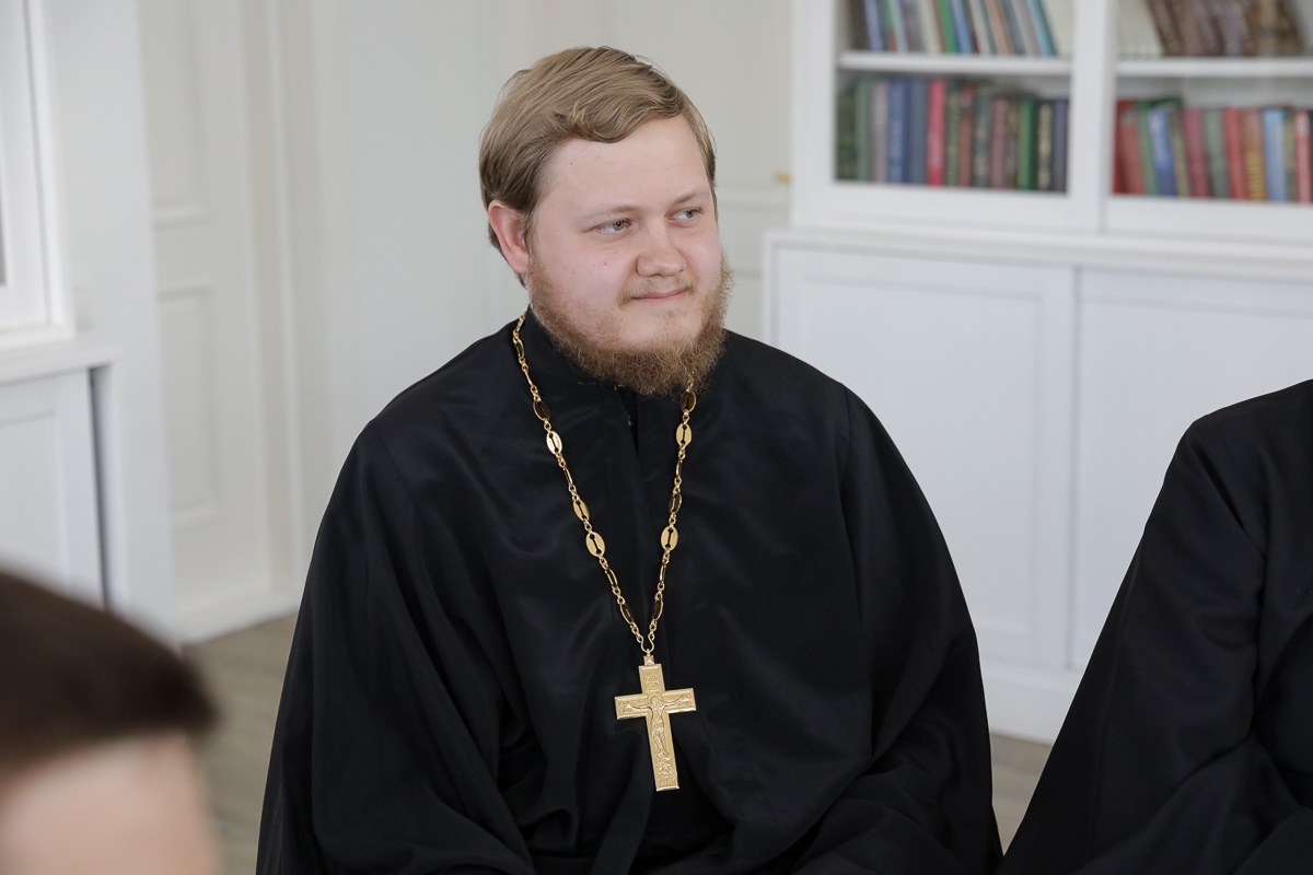 Курганский священник участвовал в установочном вебинаре для епархиальных миссионеров