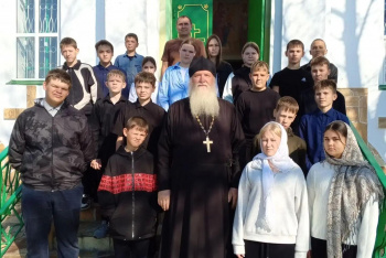 В Зауралье школьники совершили экскурсию в сельский храм