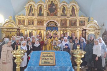 В Кургане прихожане Порт-Артурского храма поздравили настоятеля с юбилеем