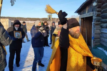 В «Андреевской слободе» освятили новую сельхозтехнику