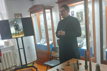 Курганский священник провёл урок мужества для кадет