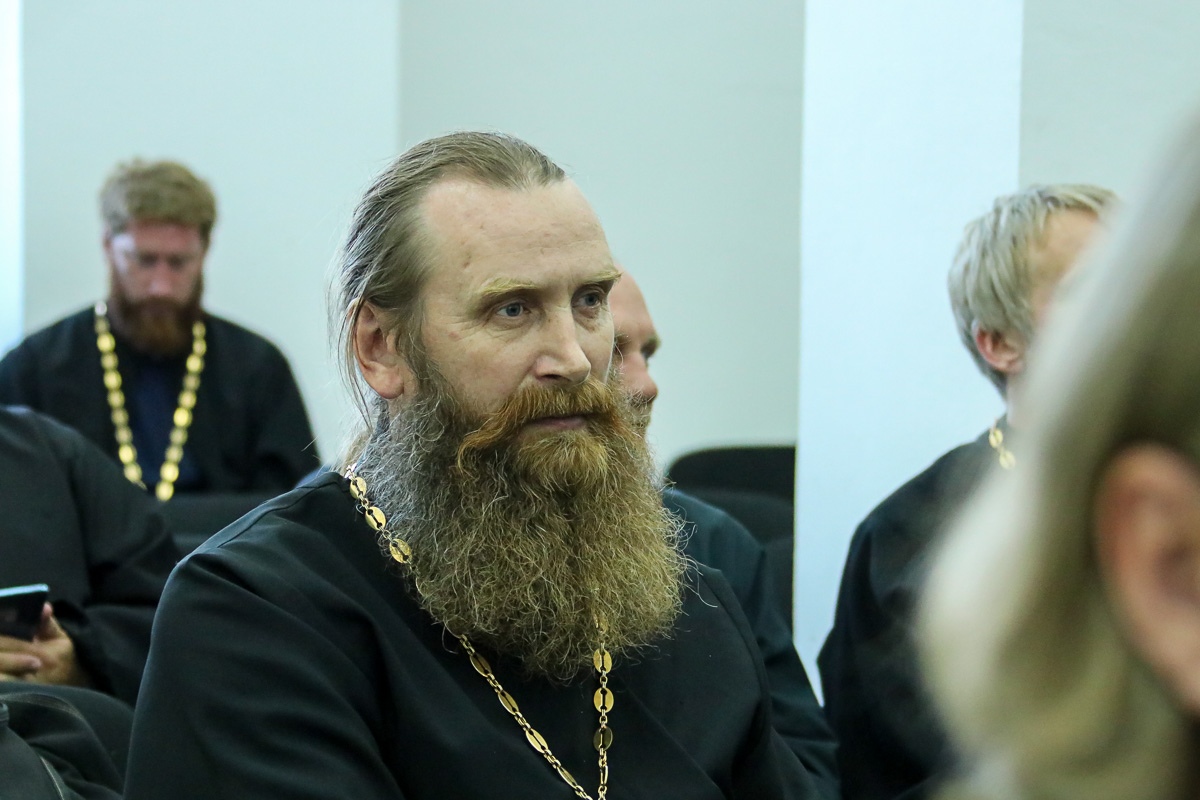 Сурин Виктор (Черёмухово).jpg Сурин Виктор (Черёмухово).jpg