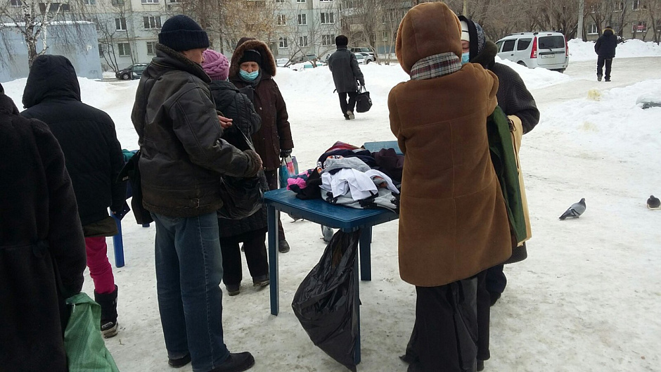 В курганском «Сквере Милосердия» кормят, одевают и оказывают духовную поддержку