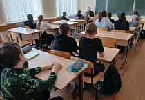 В Зауралье священник встретился со школьниками сёл Каширино и Колесниково