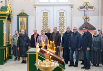 На Литургии в Троицком соборе Кургана пел хор Троице-Сергиевой лавры