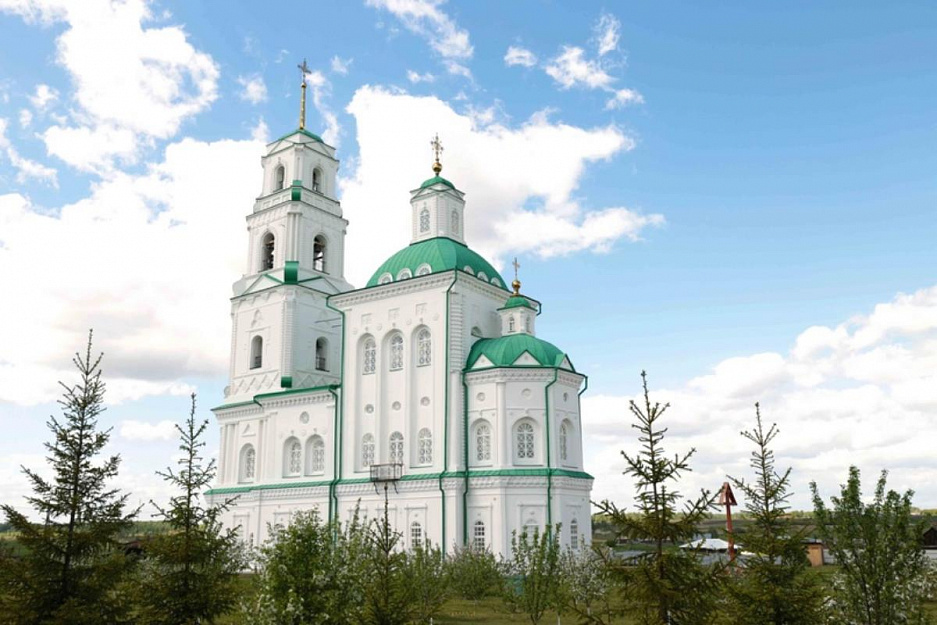 В Зауралье освятили иконостас, изготовленный на средства членов ИППО