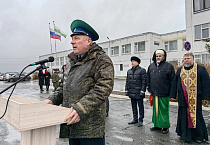 Курганские священники благословили парней, призванных в военно-космические и сухопутные войска