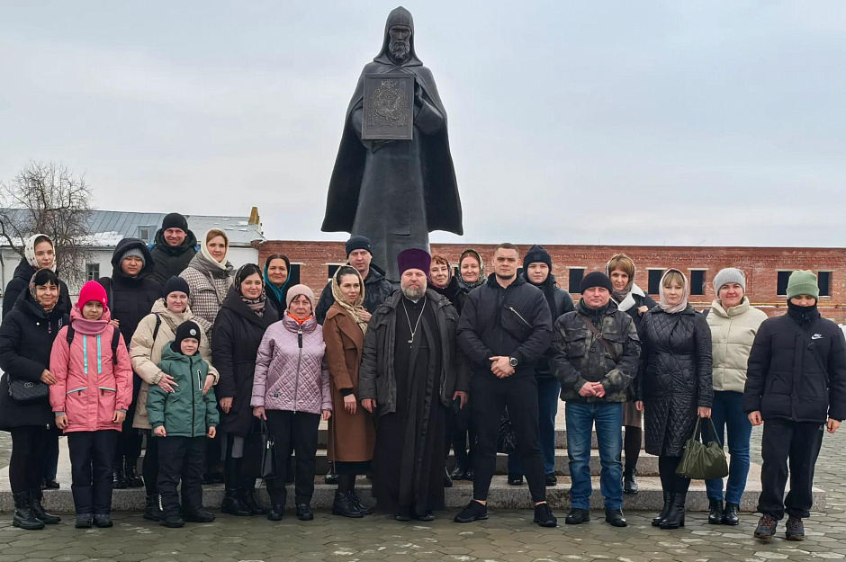 Сотрудники курганского УФСИН посетили Далматовский монастырь