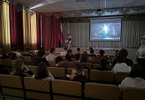 Курганские школьники посмотрели фильм об участнике СВО, священнике Михаиле Шушарине
