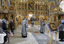 В Курганском кафедральном соборе впервые три архиерея совершили Литургию Преждеосвященных Даров