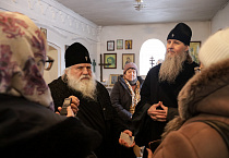В храме села Половинное два архиерея совершили Божественную литургию