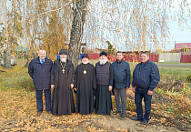 Варгашинцы встретили купола для нового храма
