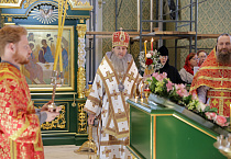 В Светлый понедельник митрополит Даниил совершил Литургию в Троицком соборе Кургана