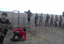 Первый прыжок с парашютом совершили курганские воспитанники военно-патриотического клуба