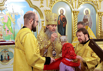 Первое архиерейское богослужение состоялось в нижнем приделе Троицкого собора