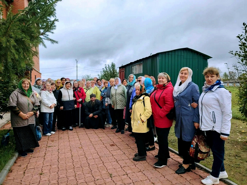 В Чимеевской обители побывала группа ветеранов из Тюмени