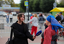 Священник из курганского собора открыл фестиваль «Три Спаса» на Троицкой площади Кургана