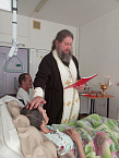 Зауральский  священник совершил Крещение пациентов хосписа в селе Садовое