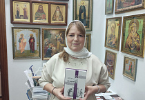 Курганская сестра милосердия получила диплом и подарок за участие во флешмобе #ДеньБездомного