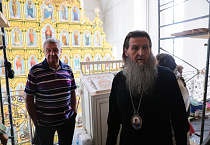 Митрополит Даниил ознакомился с ходом работ по росписи Троицкого собора в Кургане