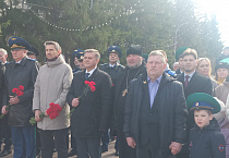 В Кургане священники участвовали в митинге в честь прибытия «Эстафеты Победы»