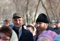 В Кургане возле кафедрального собора  состоялся  пасхальный концерт