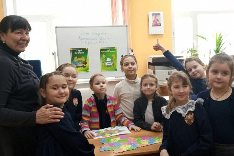 В Курганской библиотеке им. Островского рассказали о родном крае православным гимназистам