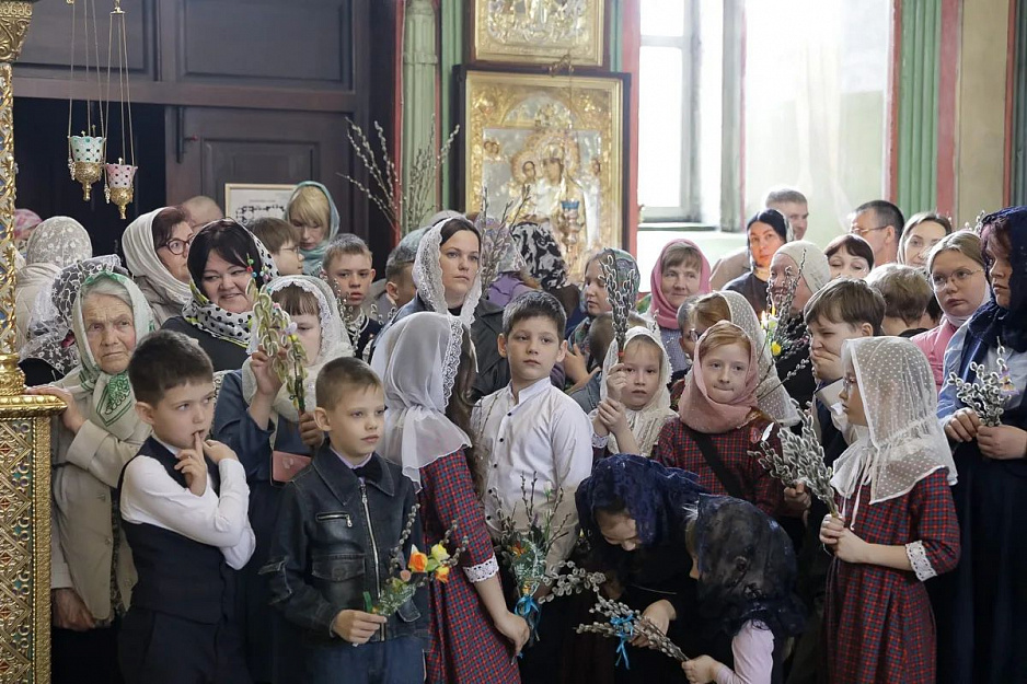 Воспитанники воскресной школы «Благовест» вместе со всеми отметили Вербное воскресенье