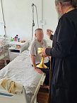 Настоятель храма в Садовом поздравил пациентов хосписа с праздником Петра и Павла