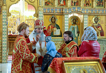Митрополит Даниил совершил Литургию в кафедральном соборе Кургана в день отдания Пасхи