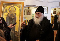 В храме села Половинное два архиерея совершили Божественную литургию
