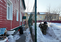 Юнармейцы курганской православной гимназии испытали себя в военной подготовке