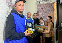 В Кургане «Экипаж Милосердия» в мае посетил 10 семей с детьми-инвалидами