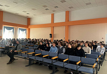 В Кетовской школе показали фильмы о Далматовском монастыре и курганских казаках
