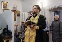 В храме села Половинное два архиерея совершили Божественную литургию