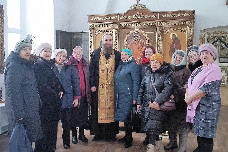 Социальные туристы из Кургана посетили храмы Курганской епархии