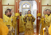В старинном храме села Усть-Суерское два архиерея совершили Литургию