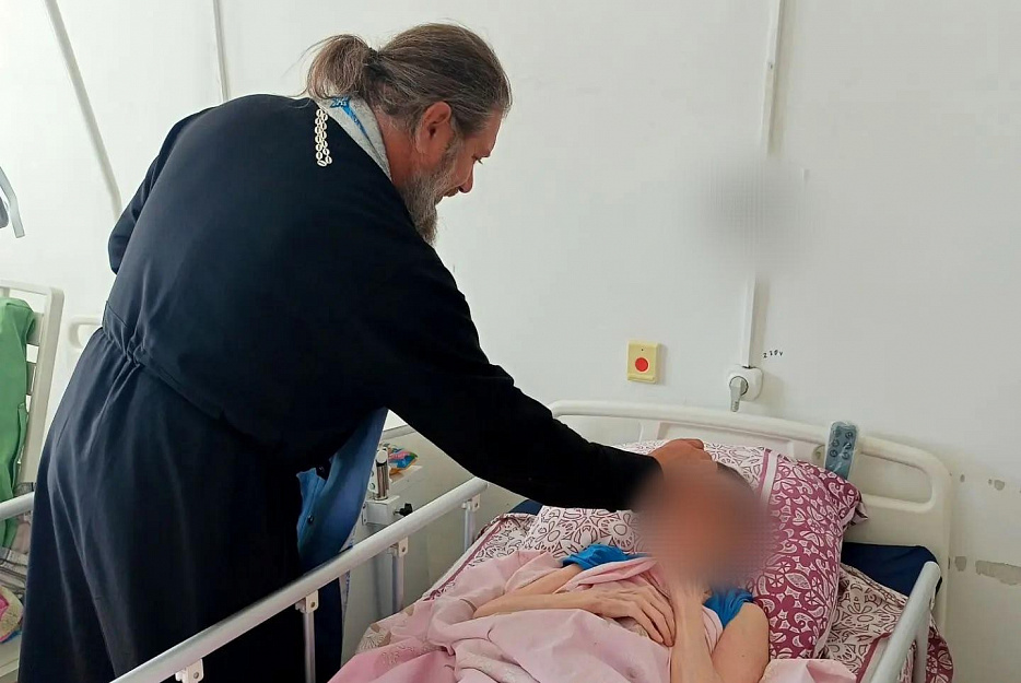 В селе Садовом священник вновь посетил хоспис и получил благодарность за активную деятельность