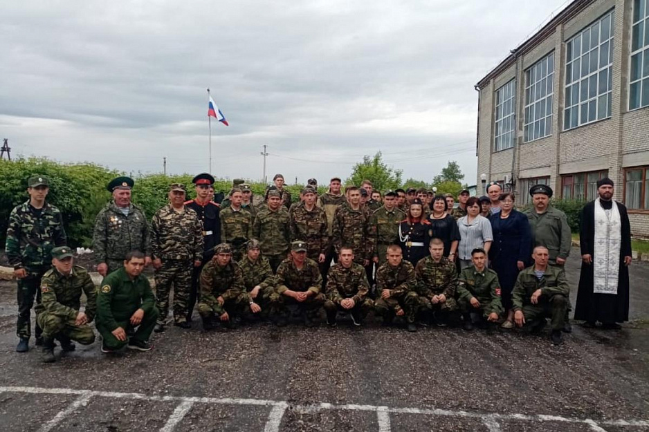 Зауральский священник благословил участников военно-полевых сборов
