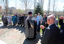 В Кургане возле кафедрального Александро-Невского собора прошла панихида по жертвам аварии на Чернобыльской АЭС